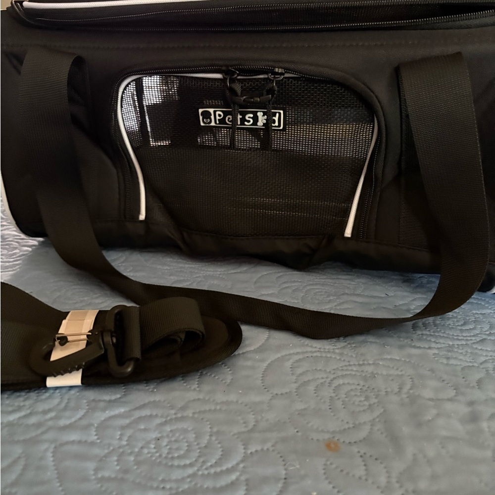Pet carrier